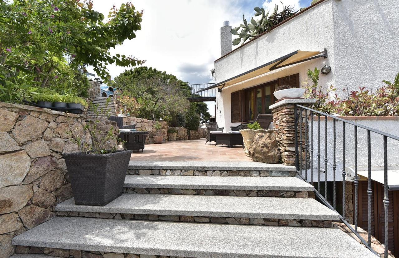 Villa Minda Lodge & View San Teodoro  Exterior photo