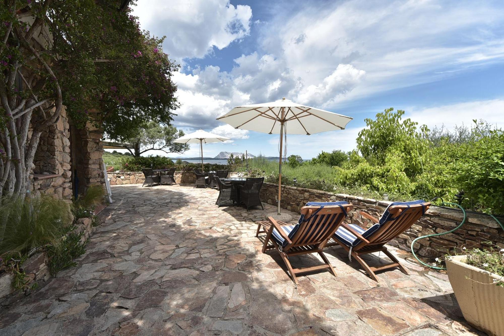 Villa Minda Lodge & View San Teodoro  Exterior photo